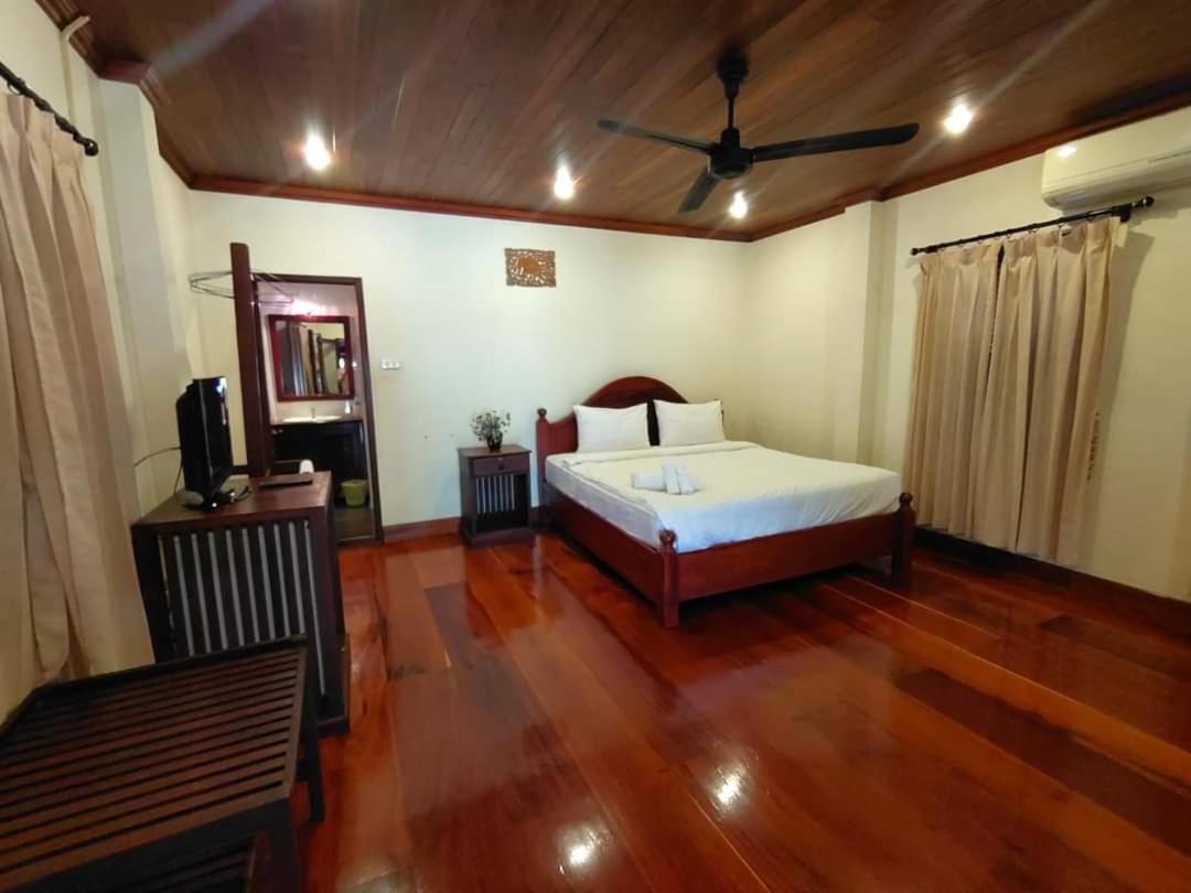 Somvang Khily Guesthouse 宋旺吉利 酒店 Luang Prabang Extérieur photo